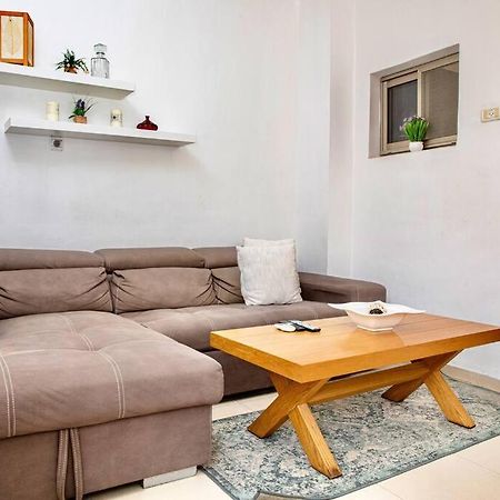 Homey Apartment Near The Beach Hadera Exterior foto