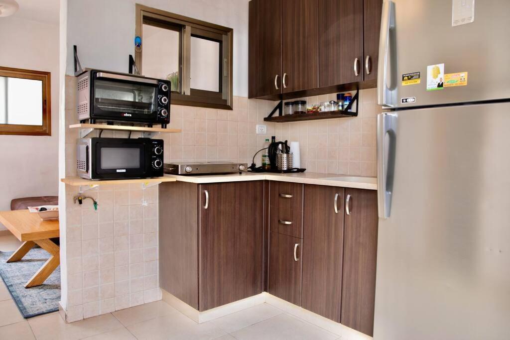 Homey Apartment Near The Beach Hadera Exterior foto