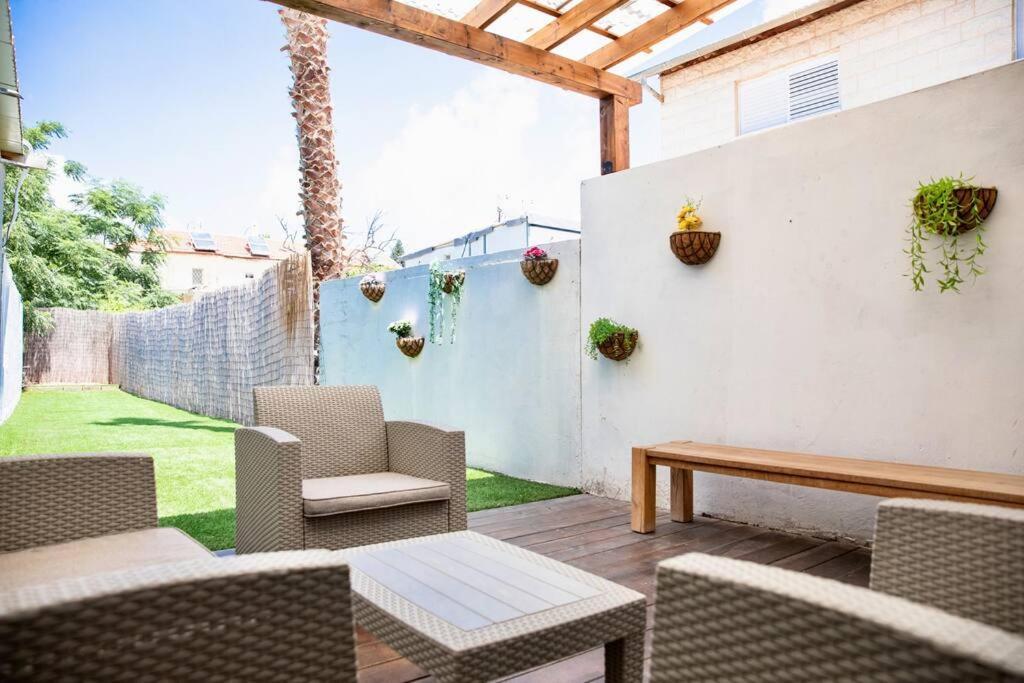 Homey Apartment Near The Beach Hadera Exterior foto