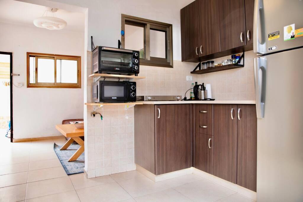 Homey Apartment Near The Beach Hadera Exterior foto
